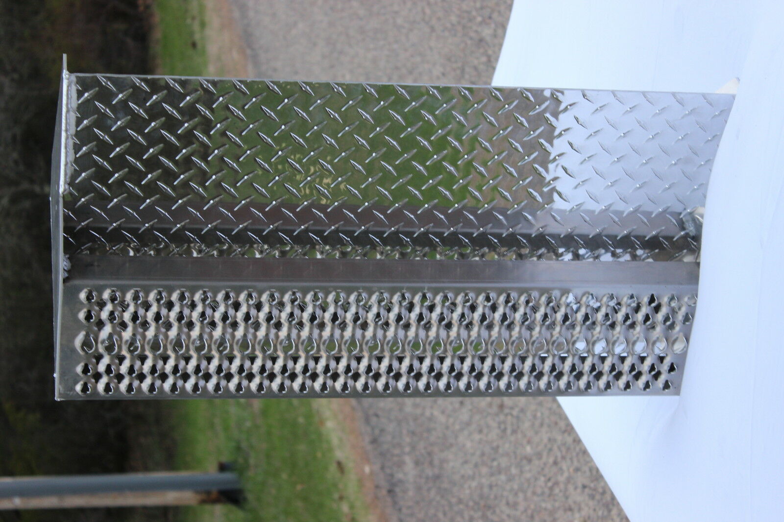 thumbnail image 2 of Peterbilt Genuine Aluminum Battery Box Cover - N22-6020-220 / N22-6020-210 2 of 4